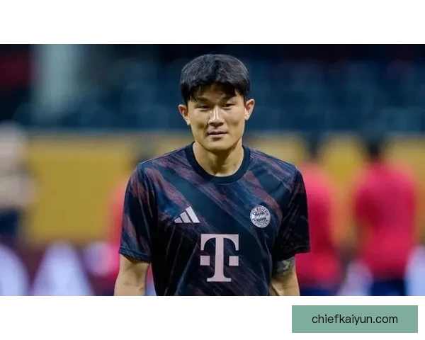 金玟哉在孔帕尼战术体系中表现稳定，引领球队防守趋势。