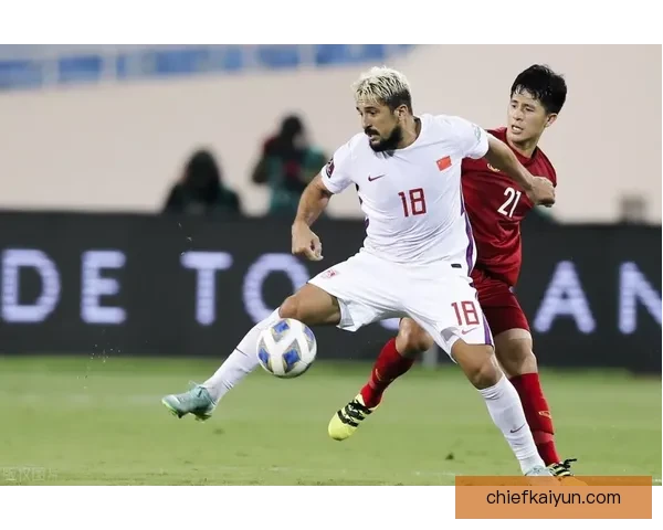 圣埃蒂安战术解析：球队近期表现稳定，战术调整显效。